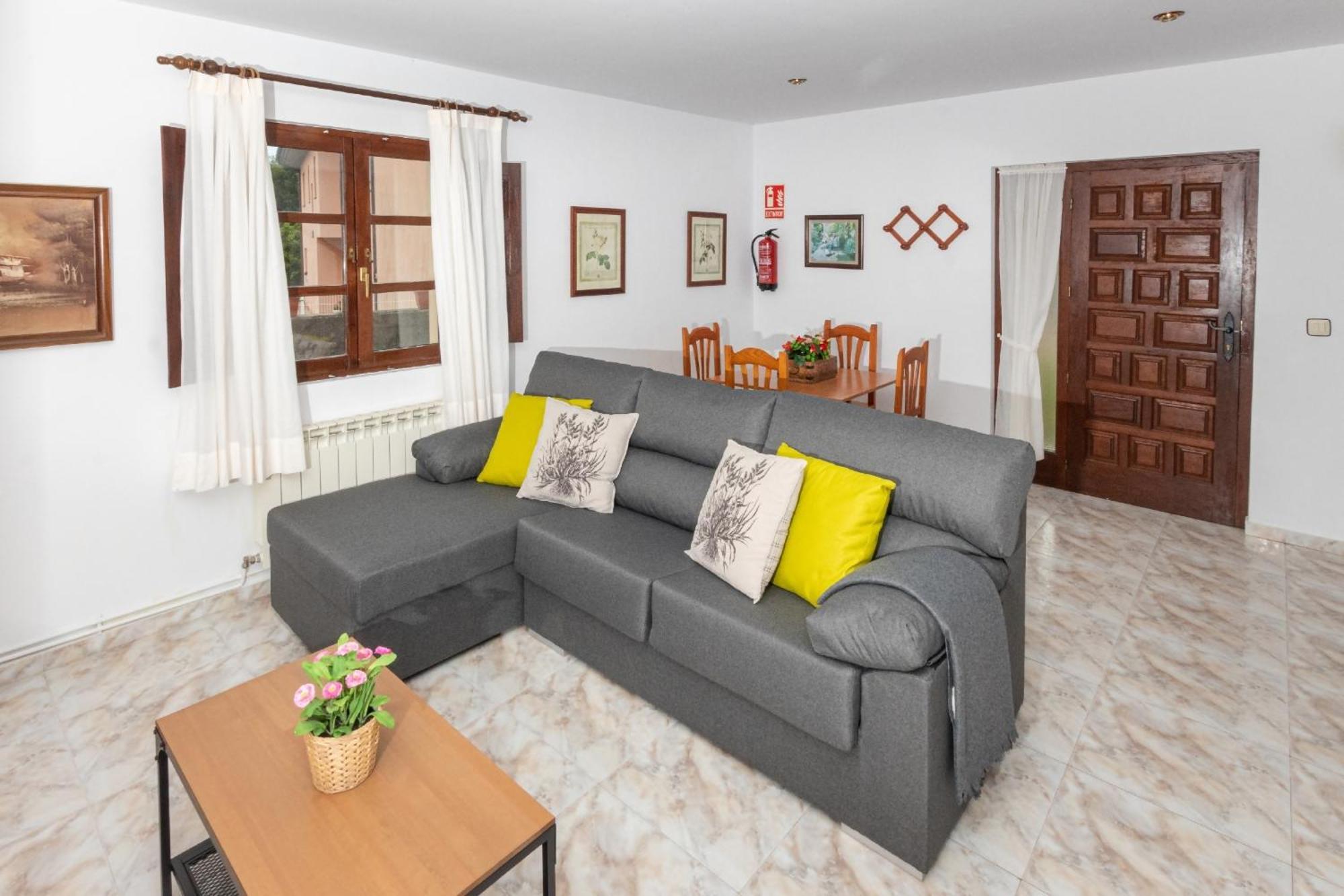 Apartamentos El Acebo Navés エクステリア 写真