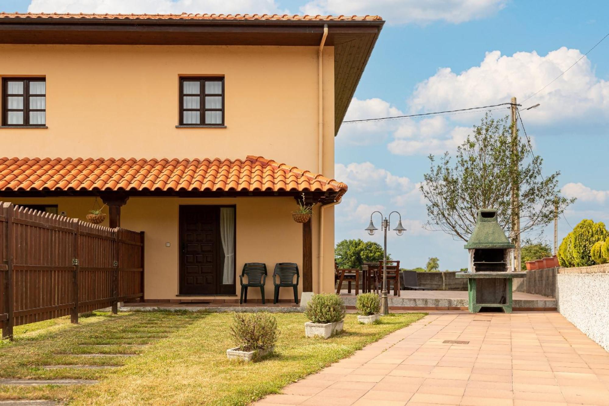 Apartamentos El Acebo Navés エクステリア 写真