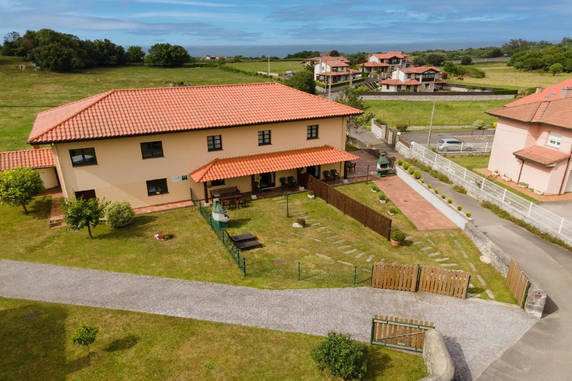 Apartamentos El Acebo Navés エクステリア 写真